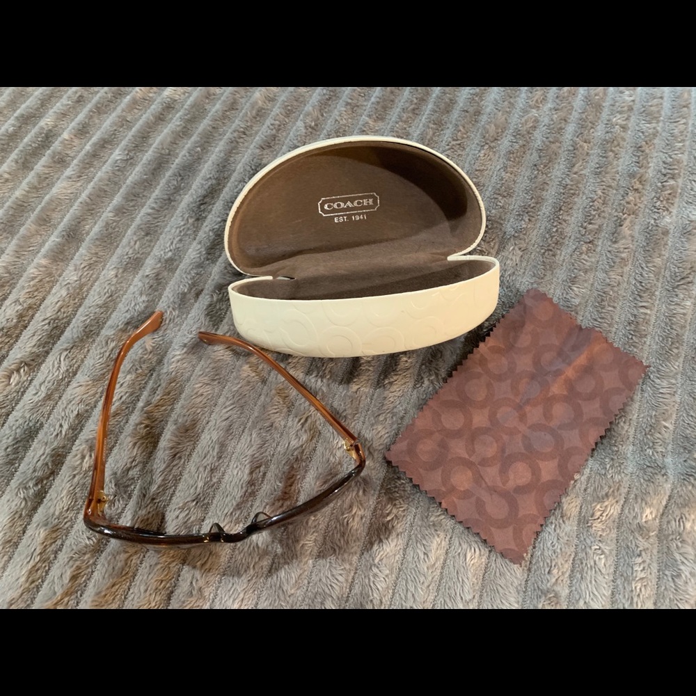 Coach sunglasses with hard case and cleaning cloth